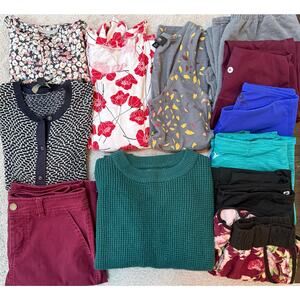 Women’s size small clothing lot - 12 items!